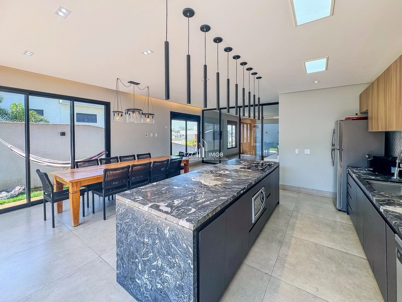 Casa subtérrea Completa em armários com 4 suítes independentes.: 9ª foto da galeria de imagens do imóvel