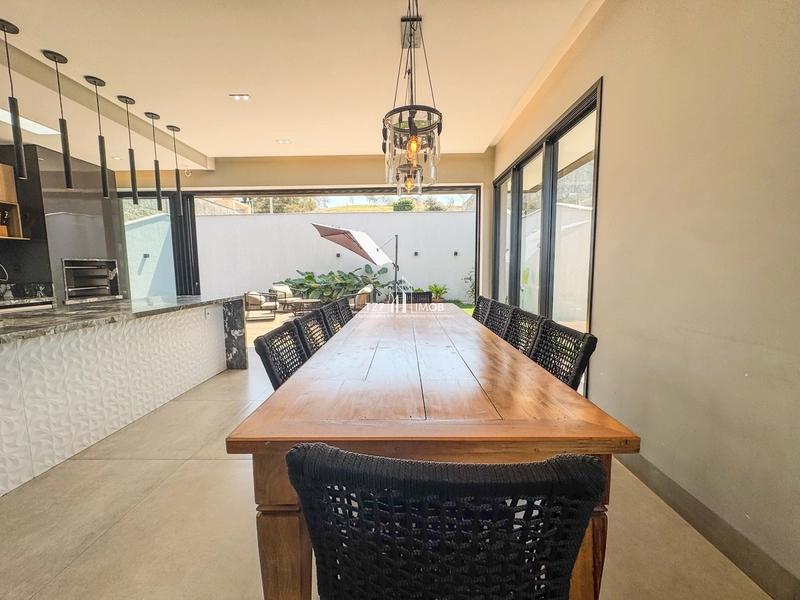 Casa subtérrea Completa em armários com 4 suítes independentes.: 7ª foto da galeria de imagens do imóvel