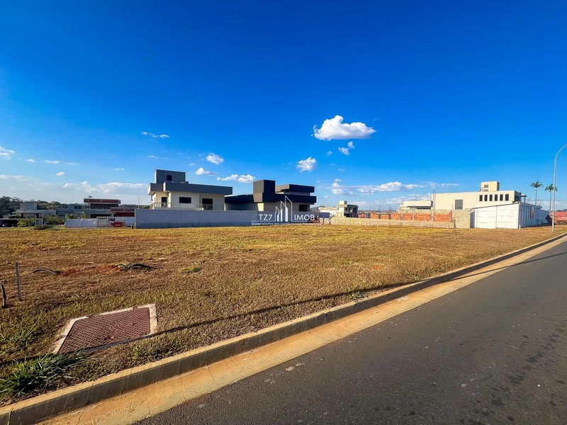 Lote Jardins França, lote com 414,10 m², sem vizinho de frente.: 3ª foto da galeria de imagens do imóvel