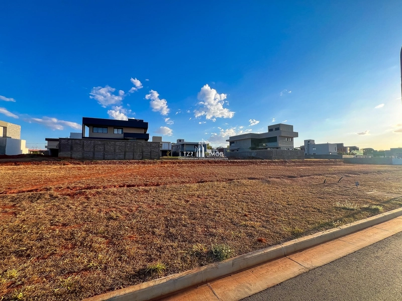 Lote Jardins França, lote com 409,46 m², parte alta do condomínio.: 2ª foto da galeria de imagens do imóvel
