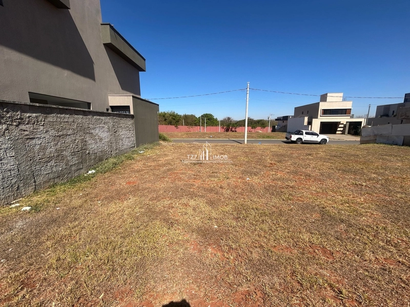 Lote Jardins Capri com 262,94m² - Lote Quitado e Registrado R$ 220.000: 4ª foto da galeria de imagens do imóvel