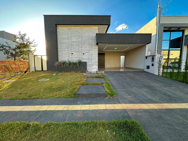 Casa térrea com 3 suítes plenas+ home office .: 1ª foto da galeria de imagens do imóvel