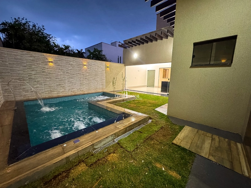 Casa térrea com 4 suítes plenas, incluindo uma master com closet.: 13ª foto da galeria de imagens do imóvel