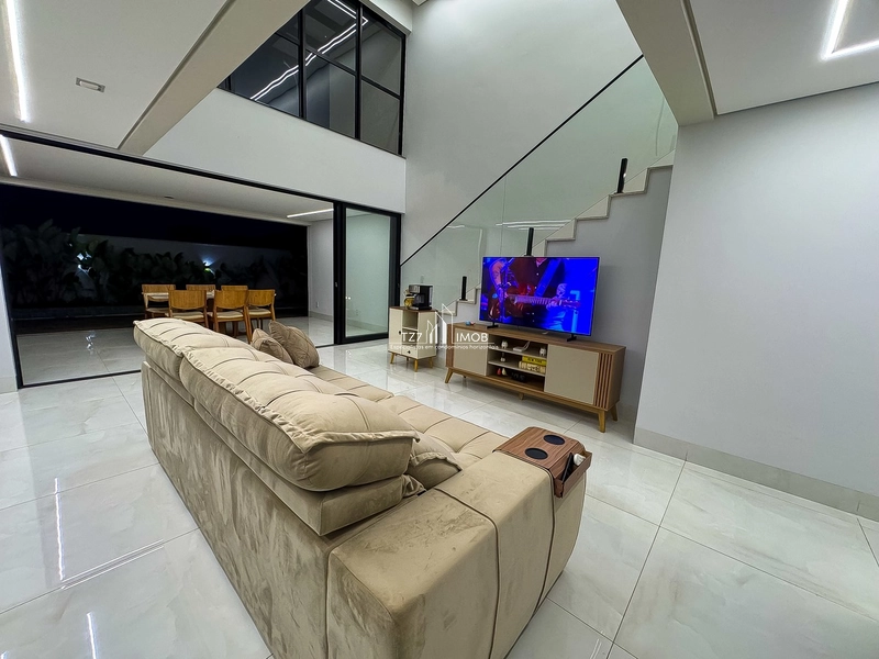 Sobrado com 3 suítes plenas, incluindo uma master com varanda.: 5ª foto da galeria de imagens do imóvel