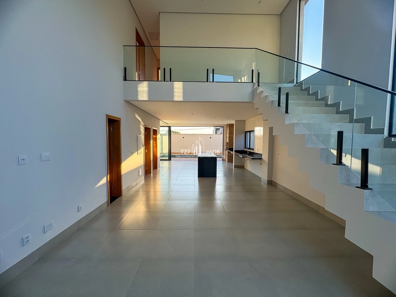 Sobrado com 4 suítes plenas, incluindo uma master com closet.: 5ª foto da galeria de imagens do imóvel