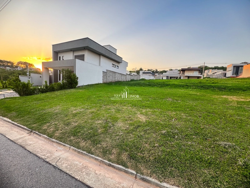 Jardins Nápoles - Lote sem vizinho de frente, lote plano, com 377,25m²: 3ª foto da galeria de imagens do imóvel