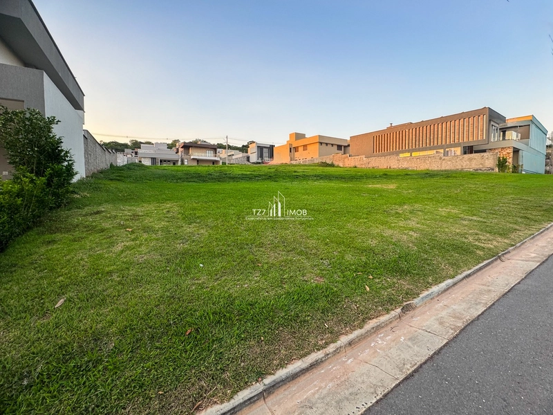 Jardins Nápoles - Lote sem vizinho de frente, lote plano, com 377,25m²: 2ª foto da galeria de imagens do imóvel