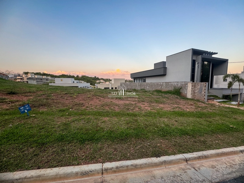 Lote Jardins Nápoles com 361,39 m², Parte alta do condomínio.: 2ª foto da galeria de imagens do imóvel