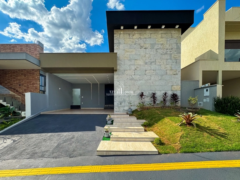 Casa Terrea com 4 Quartos localizada no Condominio Jardins Bolonha.
