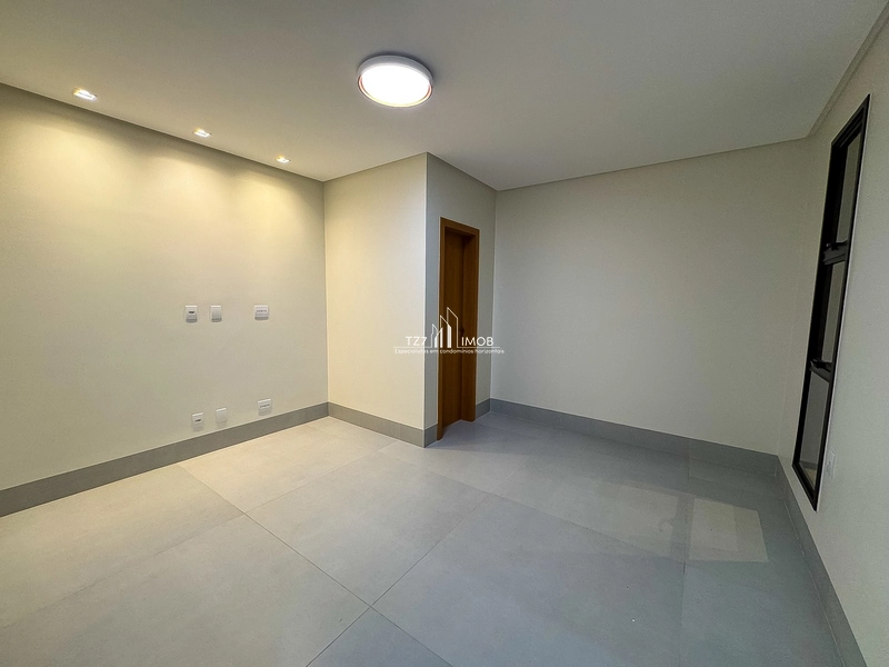 Sobrado com 4 suítes plenas no Jardins Capri — acabamento impecável.: 31ª foto da galeria de imagens do imóvel