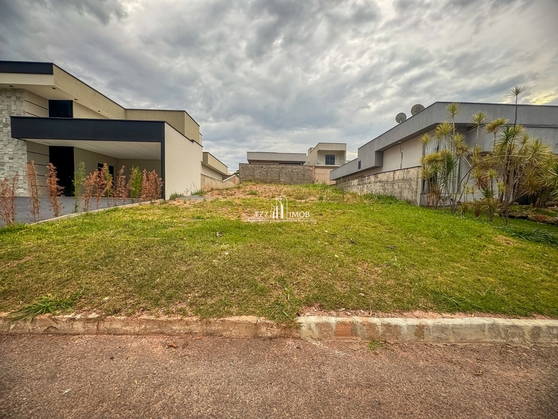 Condomínio Jardim Veneza- Lote com 360,00m²- Lote Quitado e Registrado: 1ª foto da galeria de imagens do imóvel