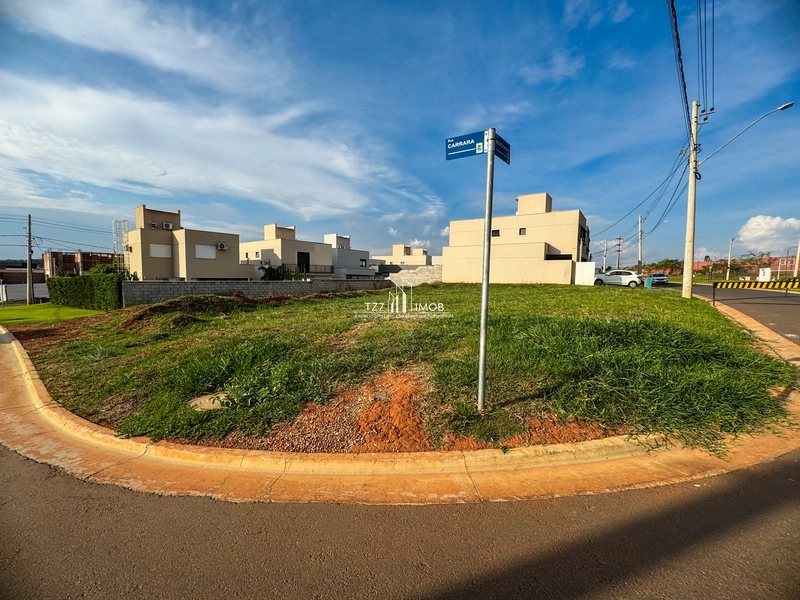 Condomínio Jardins Parma - Lote de esquina, sem vizinho de frente.: 3ª foto da galeria de imagens do imóvel