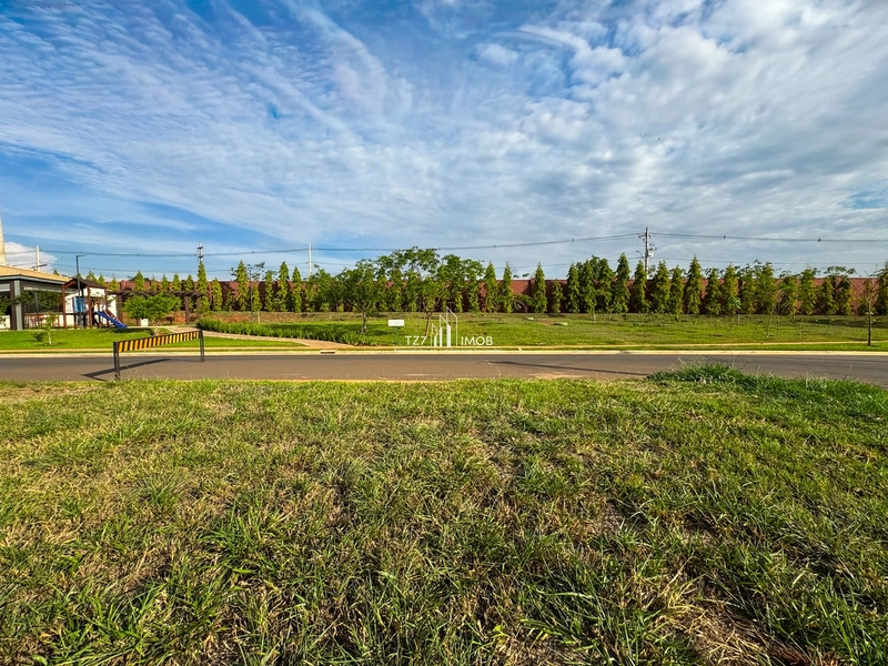 Condomínio Jardins Parma - Lote de esquina, sem vizinho de frente.: 5ª foto da galeria de imagens do imóvel