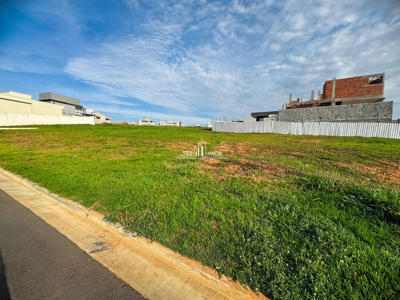 Condomínio Jardins Parma - Lote plano, frente a mata, com 285,07 m² -: 1ª foto da galeria de imagens do imóvel
