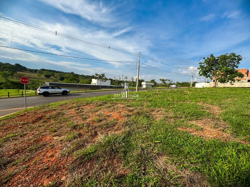 Lote Condomínio Jardins Parma, de esquina, sem vizinho de frente.: 4ª foto da galeria de imagens do imóvel