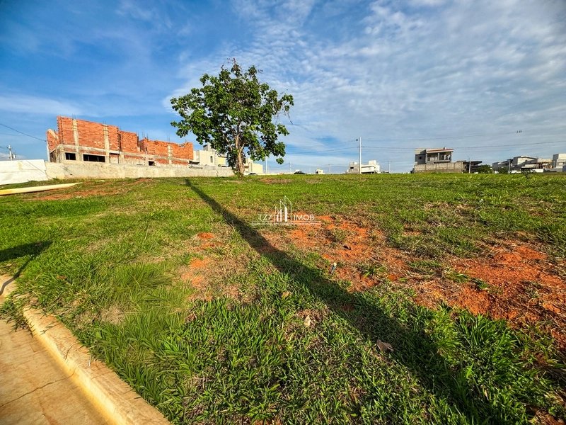 Lote Condomínio Jardins Parma, sem vizinho de frente, com 294,55 m² -: 2ª foto da galeria de imagens do imóvel