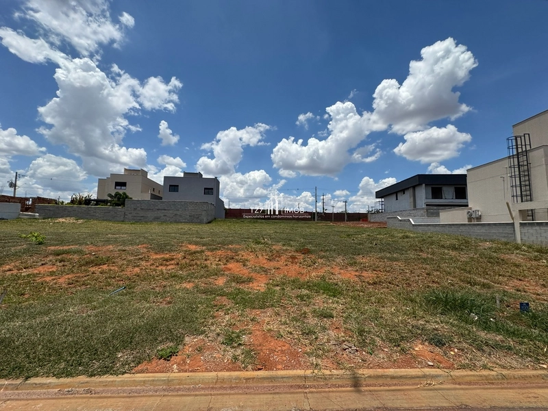 Jardins Parma - Lote Quitado e Registrado com 267,91m² - m²: 1ª foto da galeria de imagens do imóvel