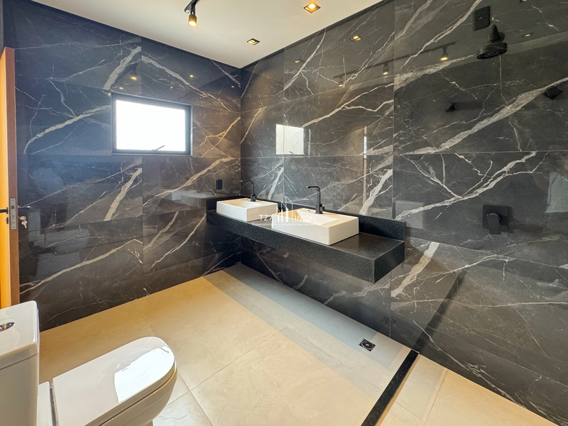 Sobrado com 4 Quartos sendo 3 suítes amplas + Home reversível.: 38ª foto da galeria de imagens do imóvel