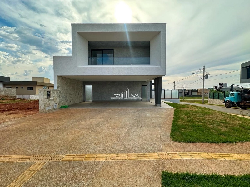 Belíssimo Sobrado de esquina - Localizado no Jardins Capri.: 1ª foto da galeria de imagens do imóvel