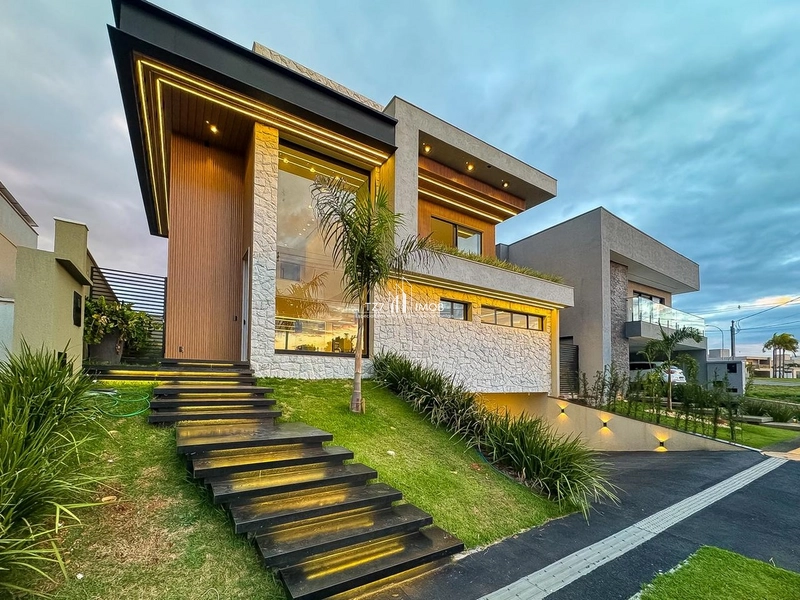 Sobrado de Alto Padrão com 3 Pavimentos – 5 Quartos, sendo 4 Suítes .: 3ª foto da galeria de imagens do imóvel