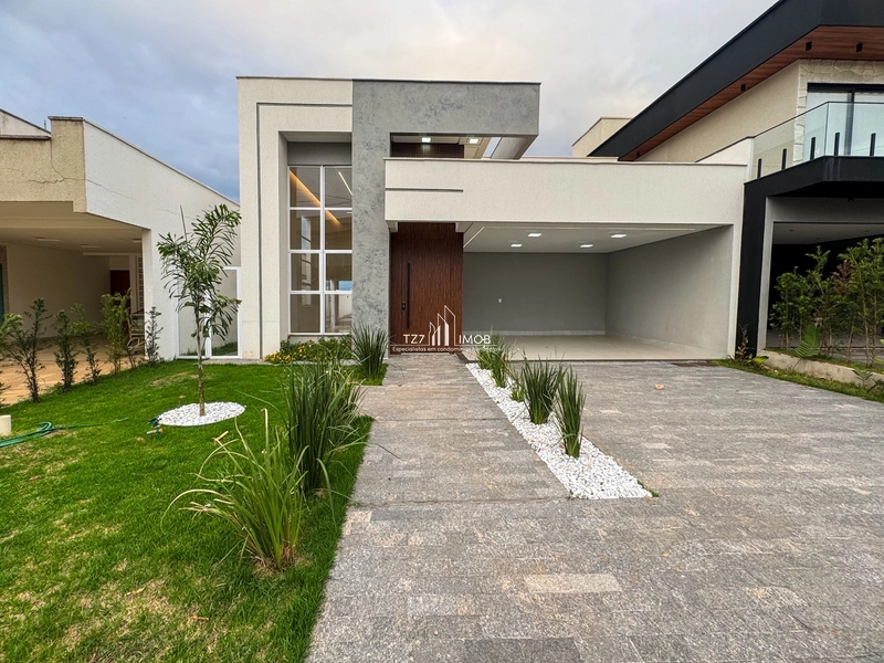 Casa Térrea com 3 Suítes Plenas e Fachada Imponente, com armários.