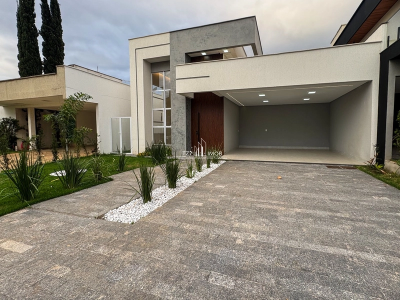 Casa Térrea com 3 Suítes Plenas e Fachada Imponente, com armários.: 3ª foto da galeria de imagens do imóvel