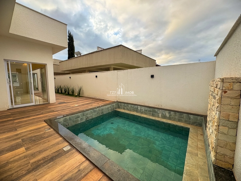 Casa Térrea com 3 Suítes Plenas e Fachada Imponente, com armários.: 14ª foto da galeria de imagens do imóvel