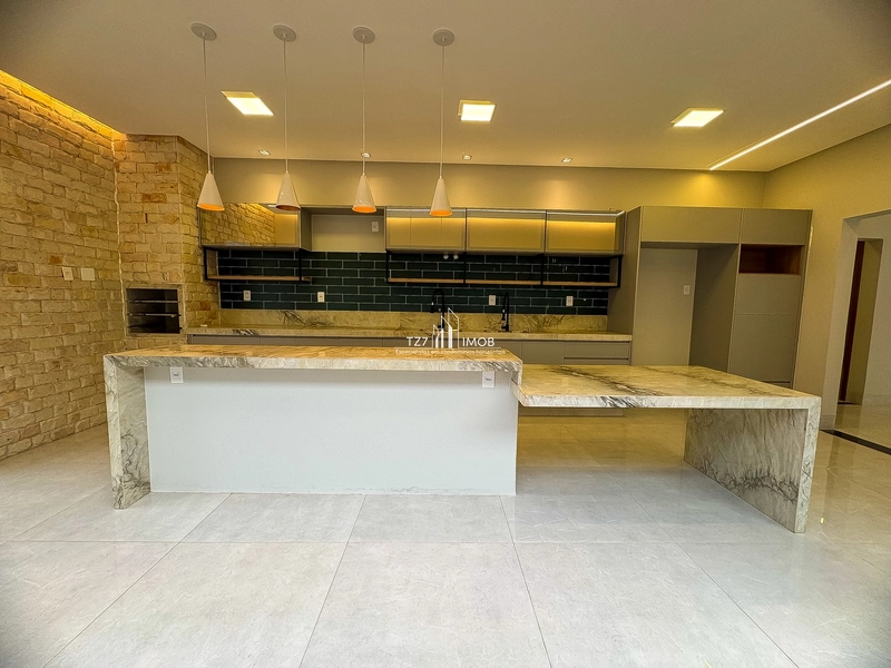 Casa Térrea com 3 Suítes Plenas e Fachada Imponente, com armários.: 9ª foto da galeria de imagens do imóvel