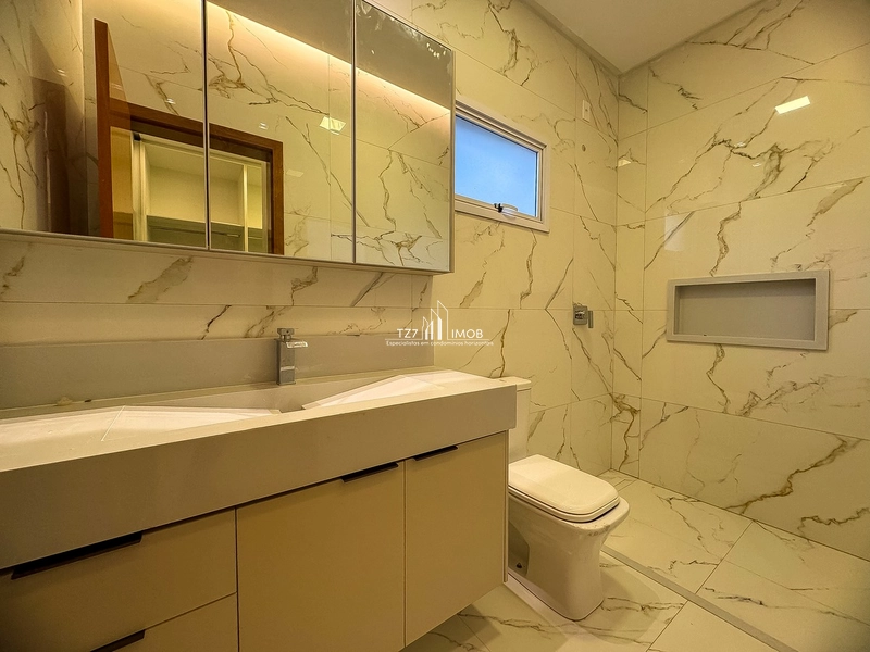 Casa Térrea com 3 Suítes Plenas e Fachada Imponente, com armários.: 25ª foto da galeria de imagens do imóvel