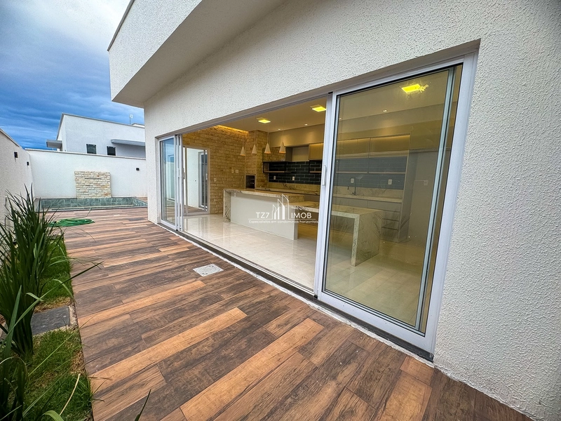 Casa Térrea com 3 Suítes Plenas e Fachada Imponente, com armários.: 11ª foto da galeria de imagens do imóvel