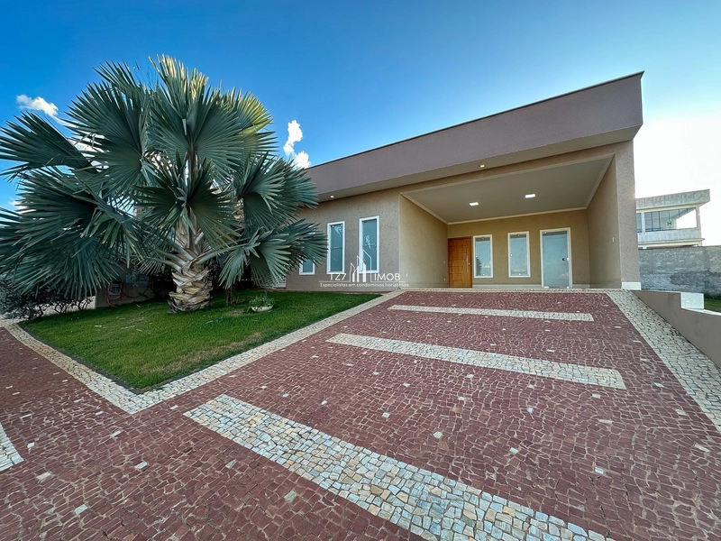 Casa térrea com 3 suítes plenas sendo uma master, completa em armários