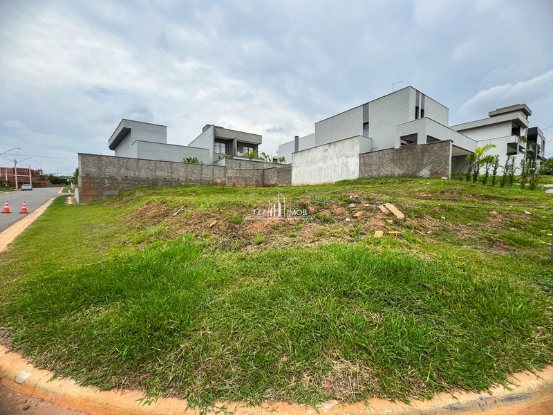 Oportunidade, lote Jardins Capri com 427,31 m² - Quitado e Registrado: 2ª foto da galeria de imagens do imóvel