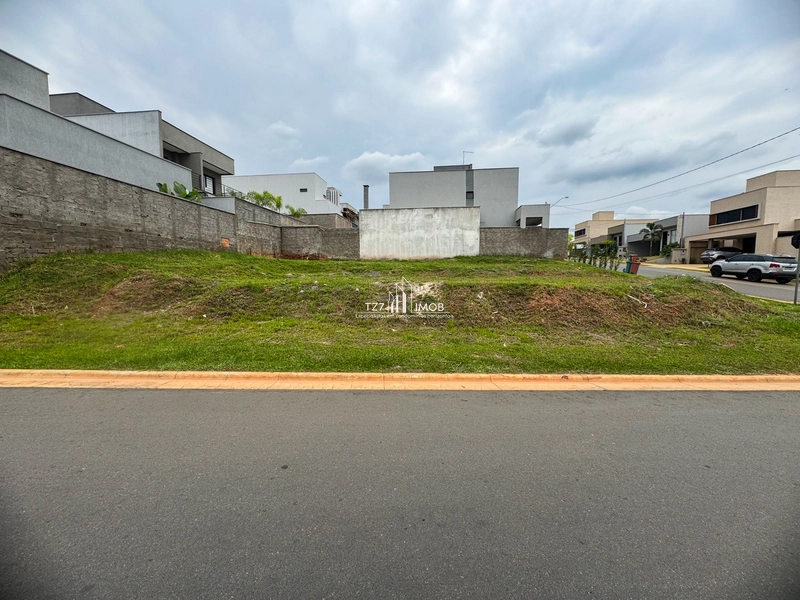 Oportunidade, lote Jardins Capri com 427,31 m² - Quitado e Registrado: 3ª foto da galeria de imagens do imóvel