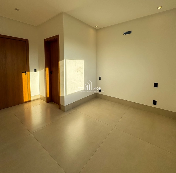 Sobrado com 4 suítes plenas, incluindo uma master com duplo closet.: 18ª foto da galeria de imagens do imóvel