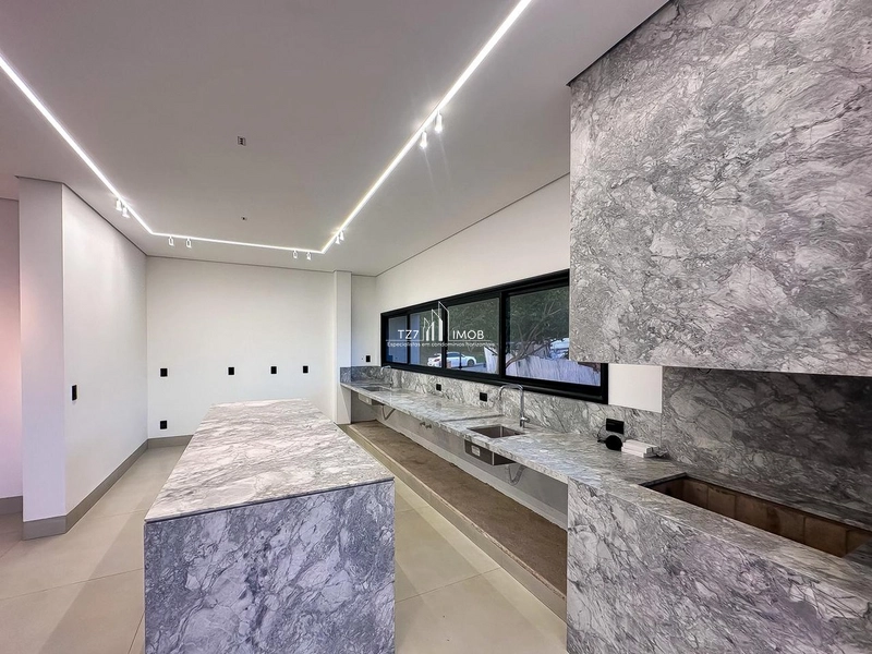 Belíssima casa subtérrea com vista única, sendo 4 suítes plenas.: 12ª foto da galeria de imagens do imóvel