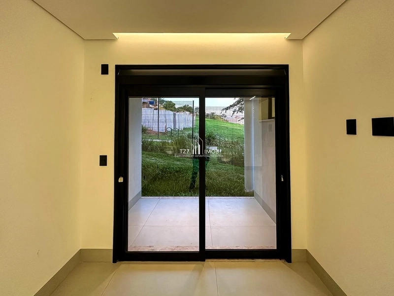 Belíssima casa subtérrea com vista única, sendo 4 suítes plenas.: 30ª foto da galeria de imagens do imóvel