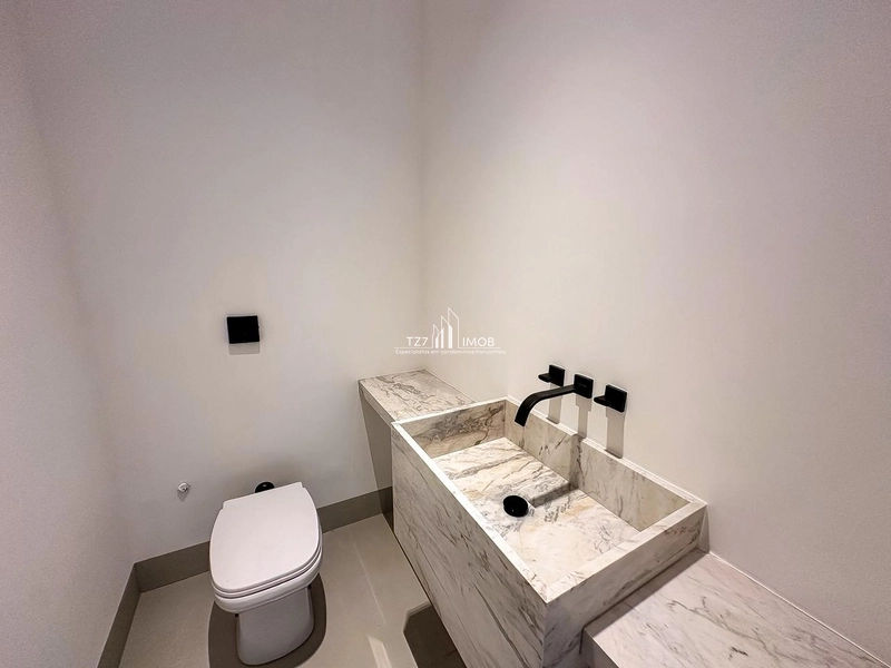 Belíssima casa subtérrea com vista única, sendo 4 suítes plenas.: 22ª foto da galeria de imagens do imóvel