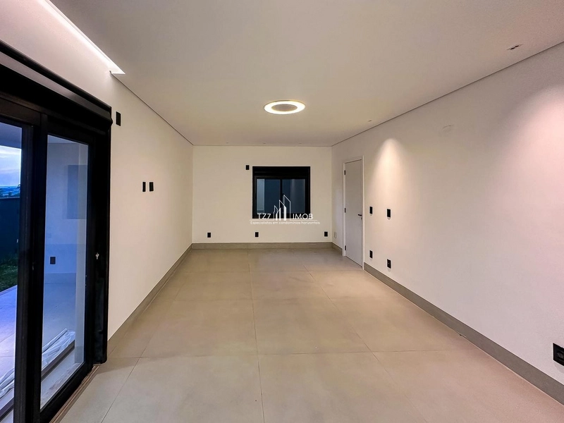 Belíssima casa subtérrea com vista única, sendo 4 suítes plenas.: 34ª foto da galeria de imagens do imóvel