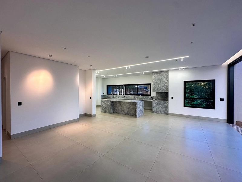 Belíssima casa subtérrea com vista única, sendo 4 suítes plenas.: 7ª foto da galeria de imagens do imóvel