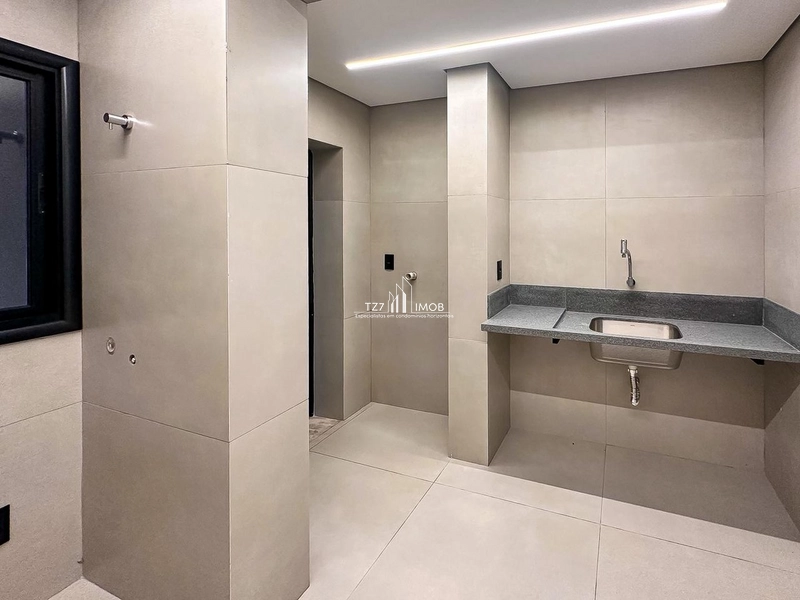 Belíssima casa subtérrea com vista única, sendo 4 suítes plenas.: 28ª foto da galeria de imagens do imóvel