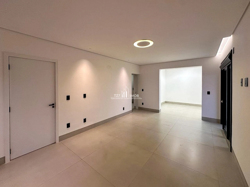 Belíssima casa subtérrea com vista única, sendo 4 suítes plenas.: 33ª foto da galeria de imagens do imóvel