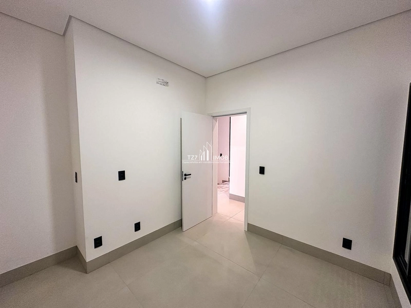 Belíssima casa subtérrea com vista única, sendo 4 suítes plenas.: 26ª foto da galeria de imagens do imóvel