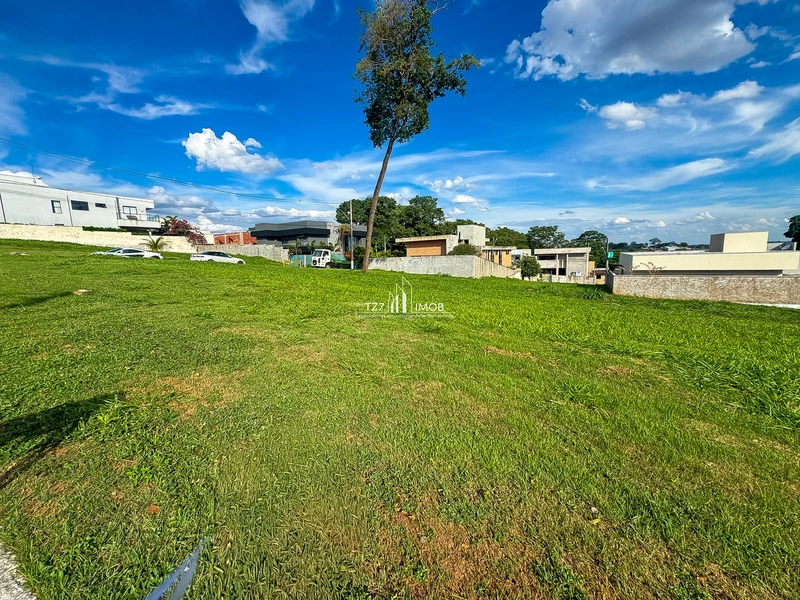 Lote em oportunidade no Condomínio Vale Verde, com 403,00 m²
