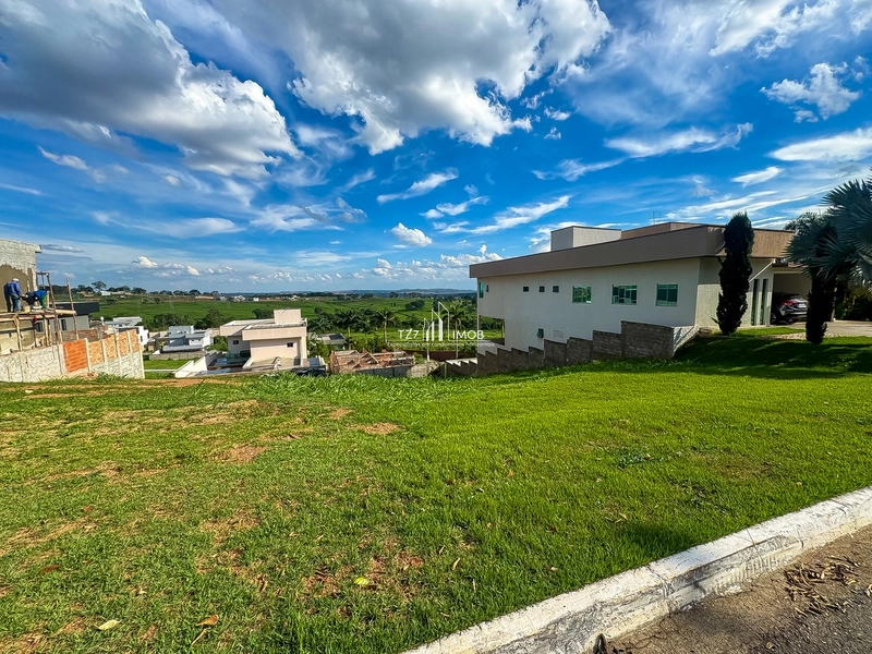 Lote em oportunidade no Condomínio Vale Verde, com 404,69 m²: 2ª foto da galeria de imagens do imóvel