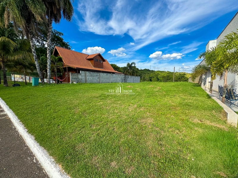 Lote em oportunidade no Condomínio Vale Verde, com 416,51 m²