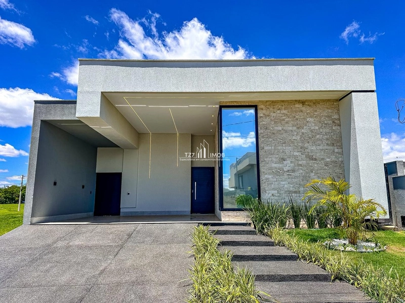 Casa térrea com 3 suítes  + escritório  completa em Armários.