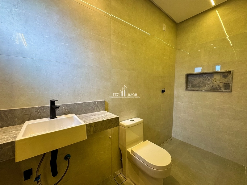 Casa térrea com 3 suítes plenas, sendo uma máster, no Jardins Capri.: 18ª foto da galeria de imagens do imóvel