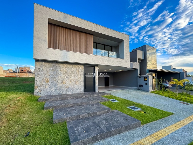 Sobrado com 4 dormitórios, incluindo 3 suítes plenas, sendo uma master: 2ª foto da galeria de imagens do imóvel