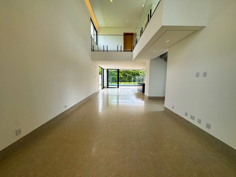 Sobrado com 4 suítes plenas, incluindo uma suíte térrea.: 5ª foto da galeria de imagens do imóvel