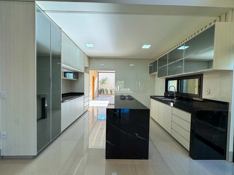 Casa Térrea com 4 Suítes no Jardim Veneza Projeto impecável: 8ª foto da galeria de imagens do imóvel